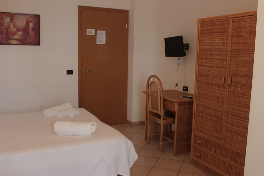 Quadruple Room, Balcony, Sea View (9) photo 2