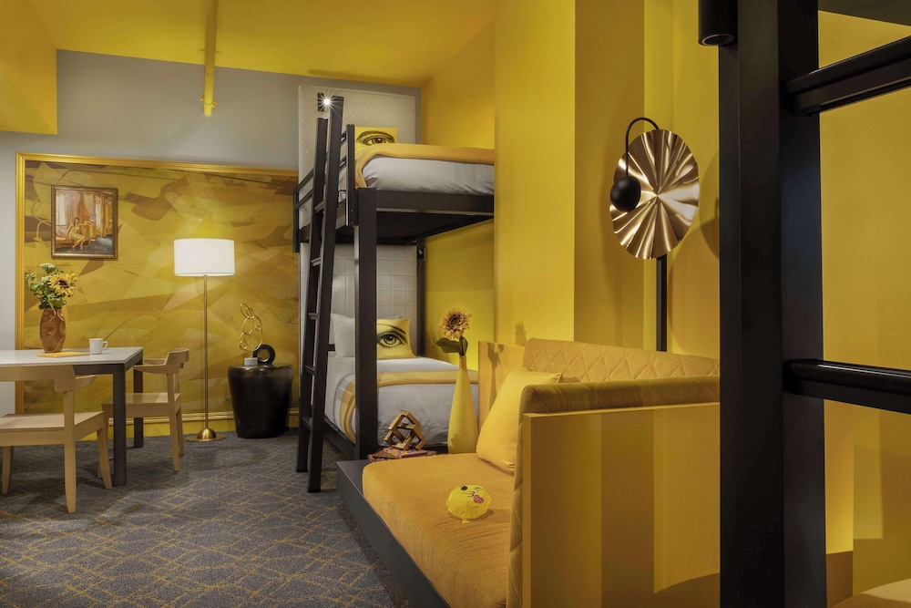 Room, Multiple Beds - Photo 1