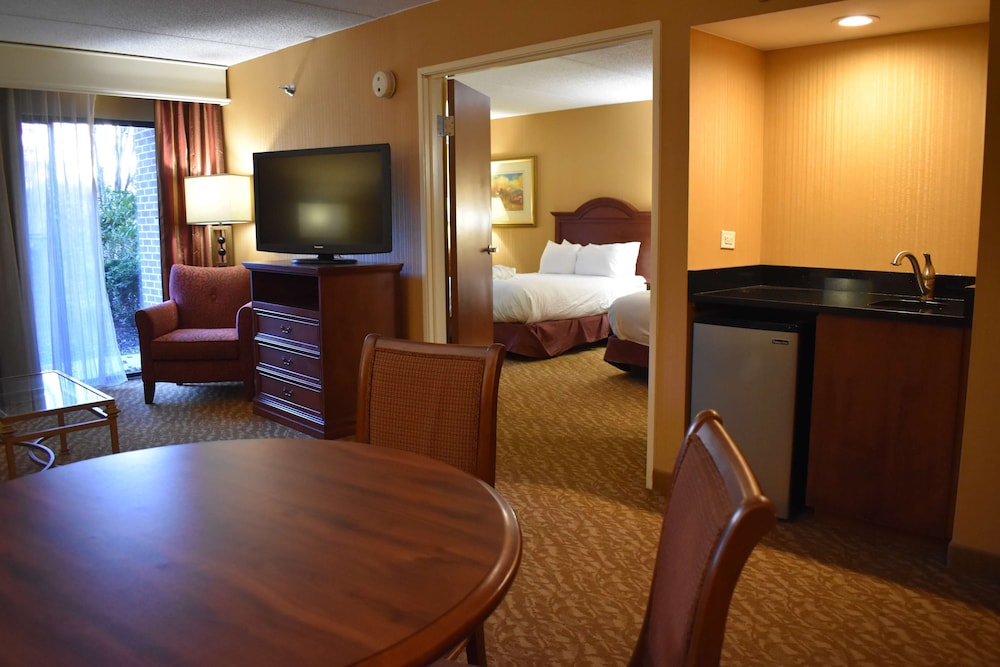 Suite Two Double Beds with Balcony - Photo 1