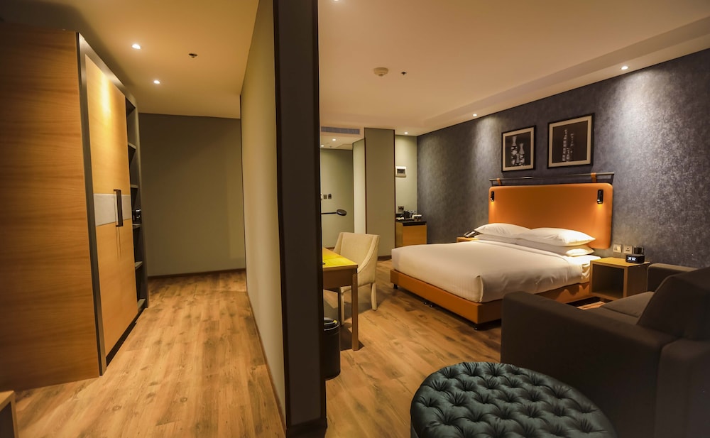 Junior Suite, 1 King Bed - Photo 2