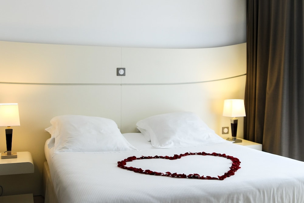 Deluxe Room - Photo 3