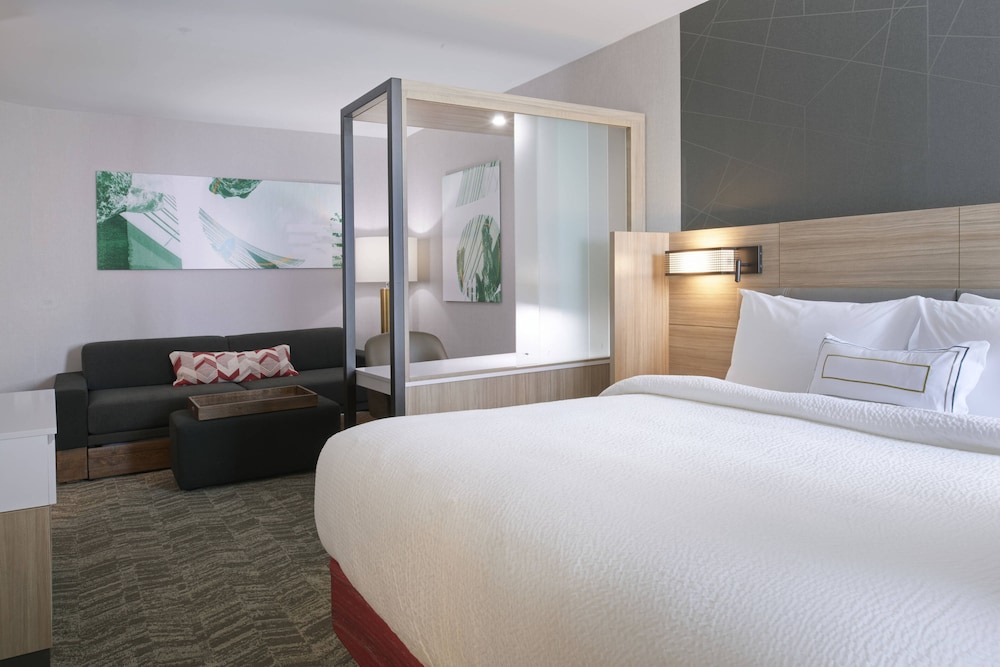 Suite, Multiple Beds photo 3