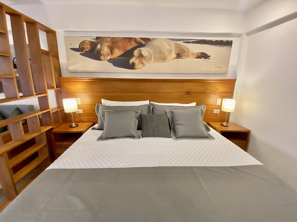 Premier Studio Suite, 1 Bedroom, Non Smoking, Garden View