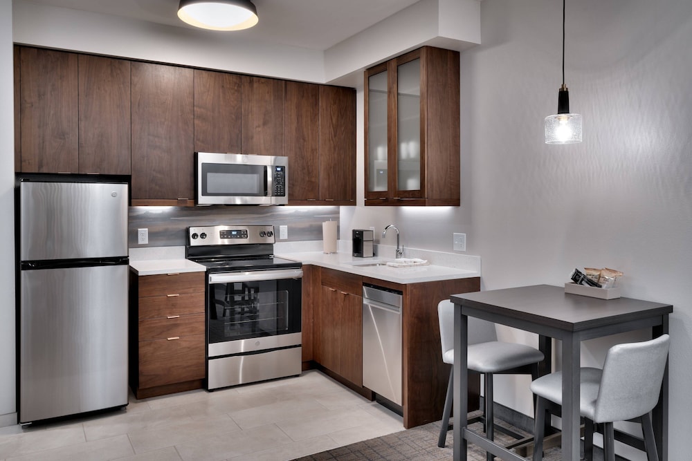 Suite, 1 Bedroom (Hearing Accessible)