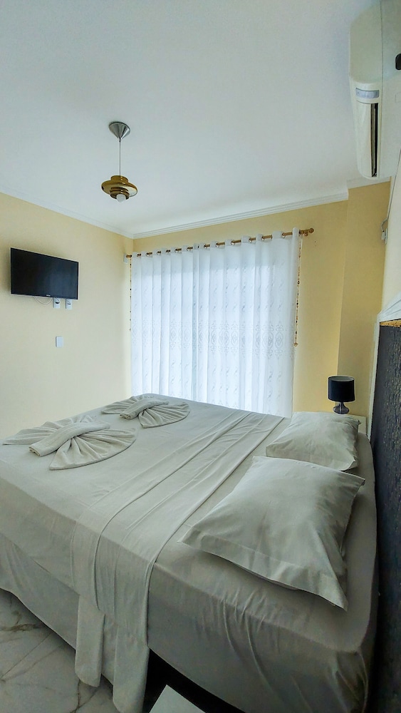 Standard Suite - Photo 2