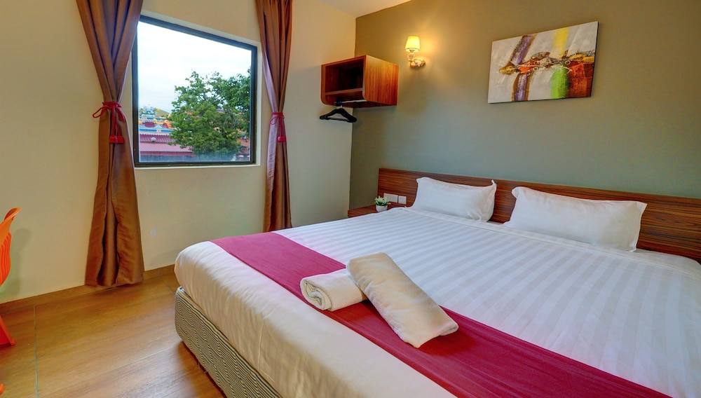 Superior Room, 1 King Bed photo 3