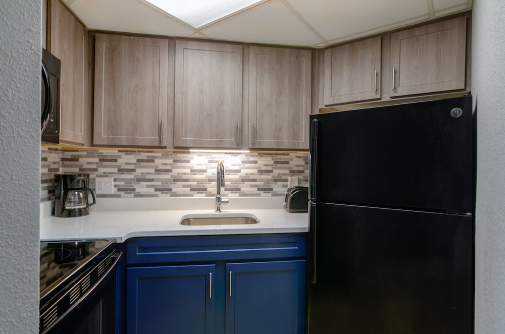Premium Suite, Kitchen, Ocean View - Photo 4