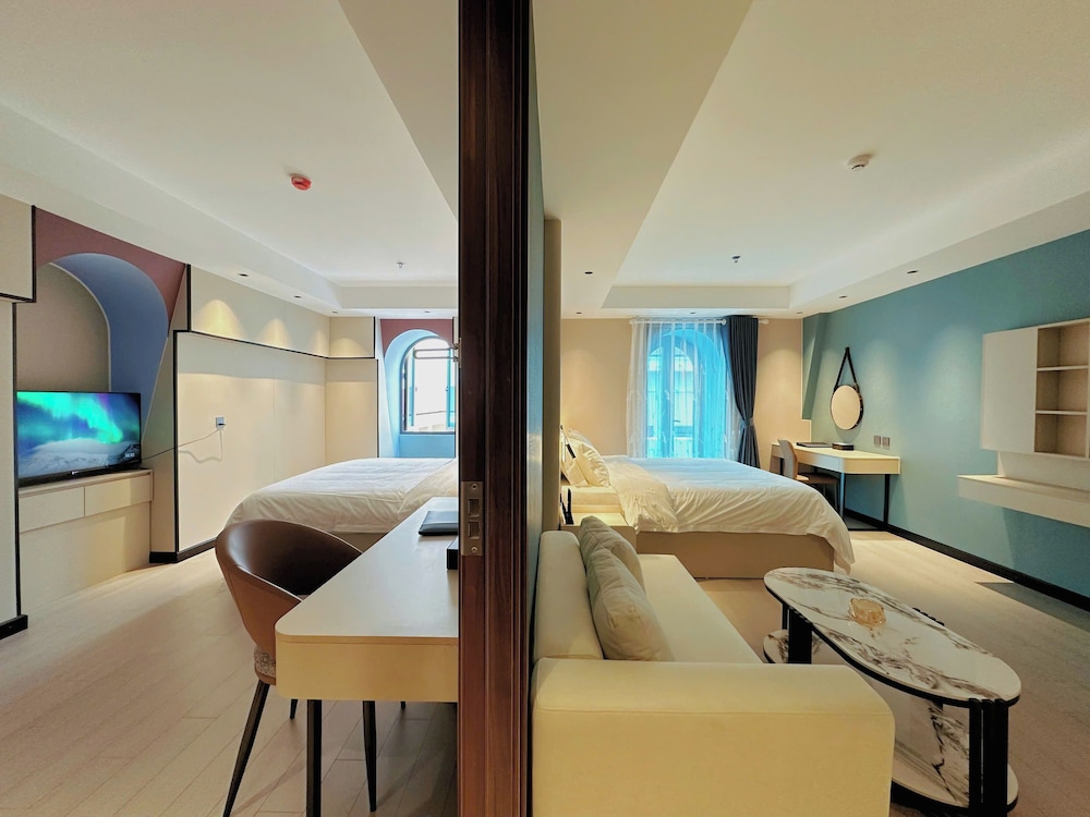 Family Quadruple Room, Balcony, City View