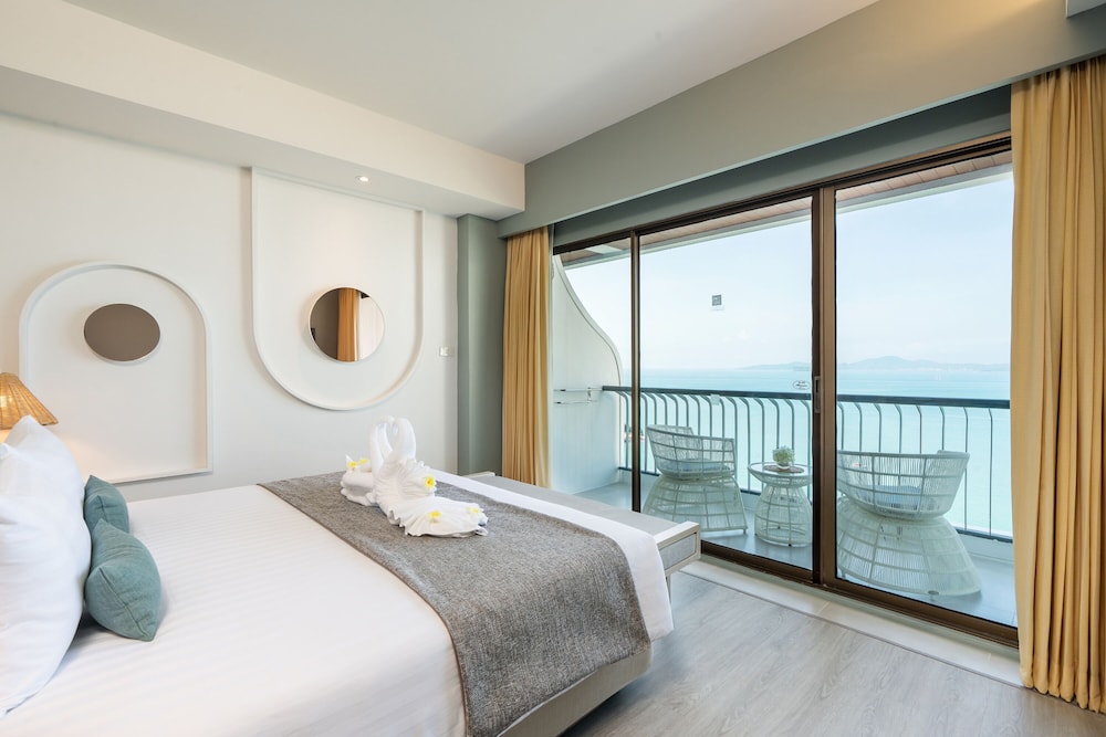 Premium Ocean Facing - Photo 4