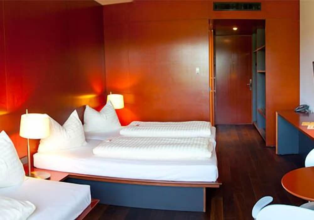 Basic Triple Room, Multiple Beds photo 1