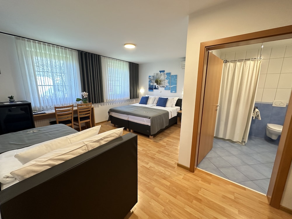 Standard Triple Room, Ensuite