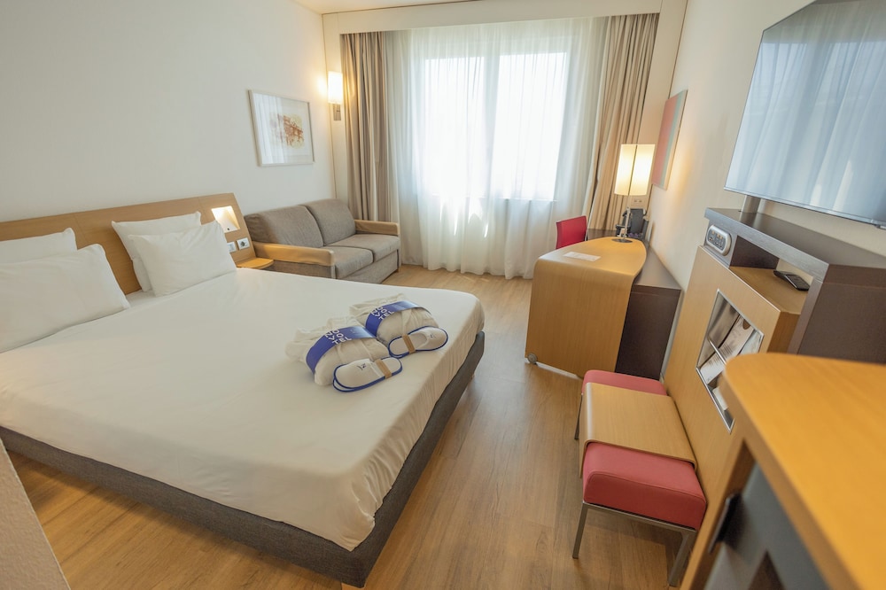 Executive Room, 1 King Bed with Sofa bed, Sea View photo 3
