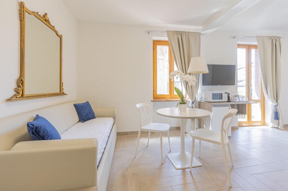 Luxury Quadruple Room, Balcony photo 3