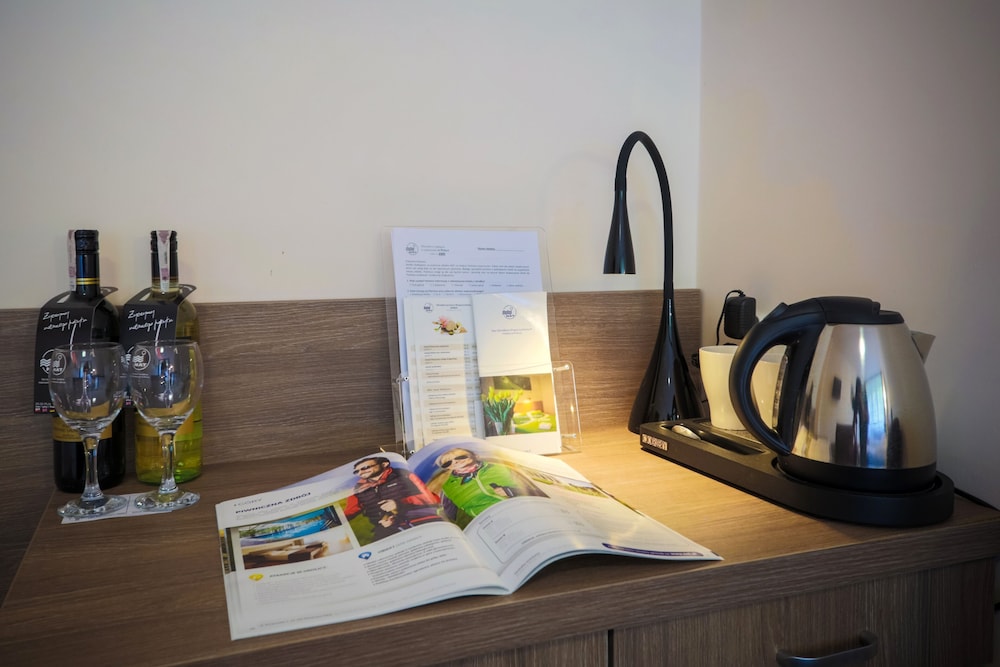 Classic Double or Twin Room, 1 Bedroom, Pool Access, Mountain View photo 2