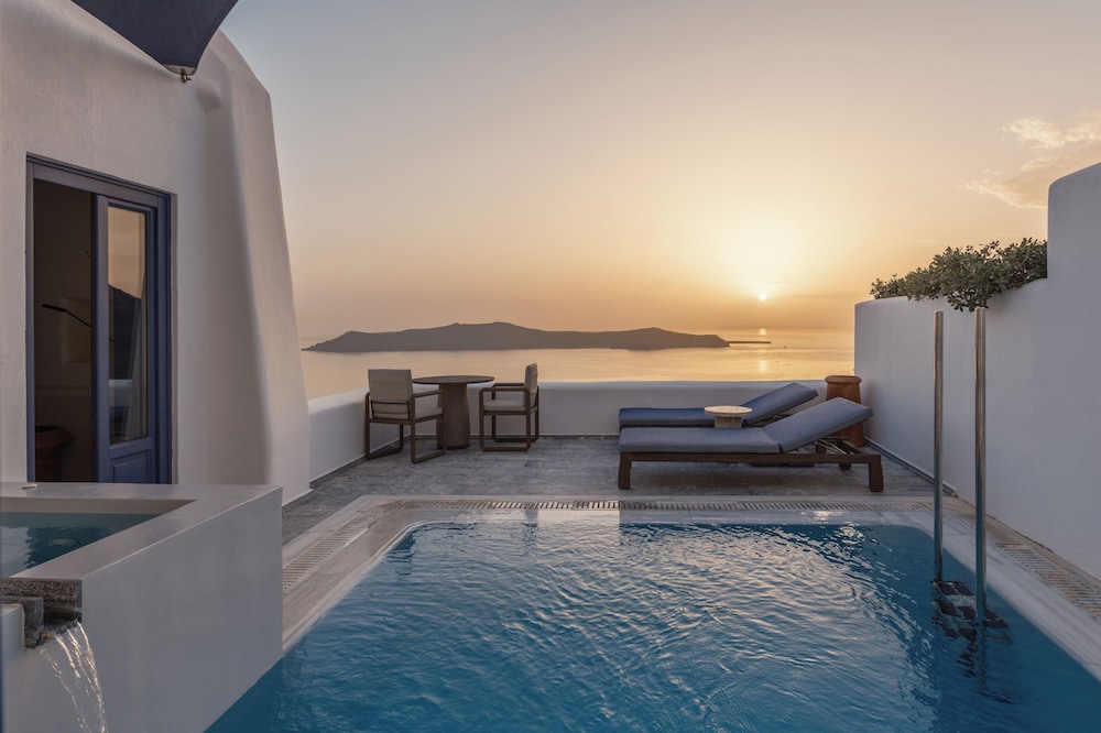 Honeymoon Suite with Outdoor Plunge Pool - Photo 15