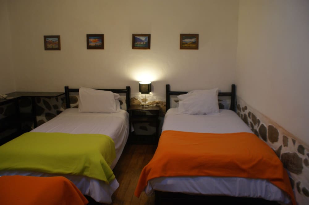 Triple Room, 3 Twin Beds photo 2