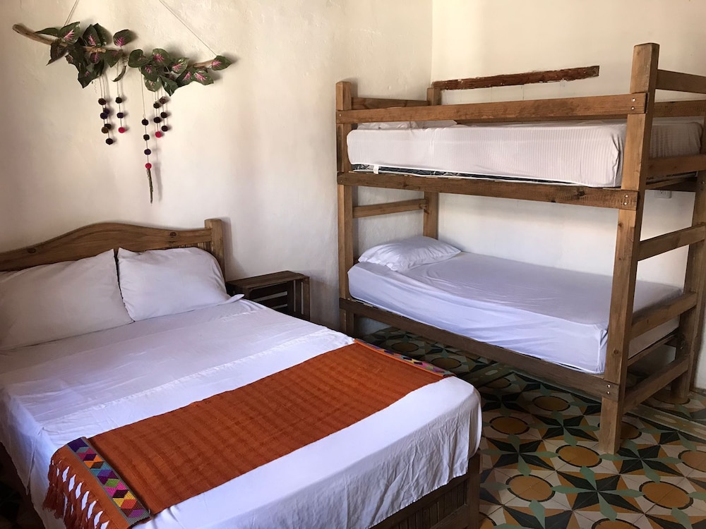 Economy Quadruple Room, 1 Bedroom photo 3