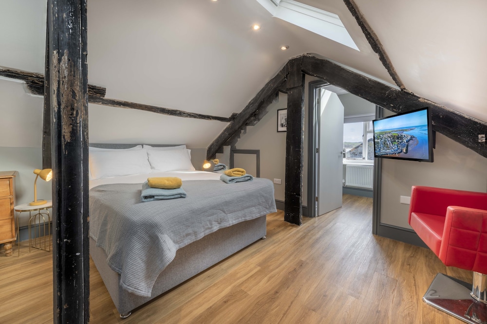 Classic Double Room, Ensuite photo 2