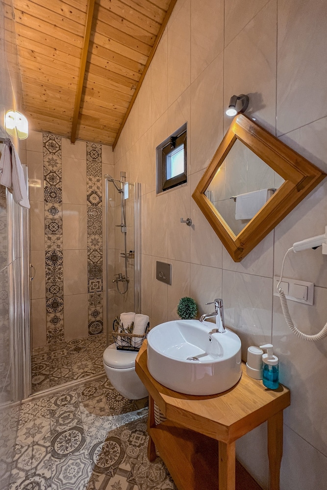Superior Twin Room - Photo 6