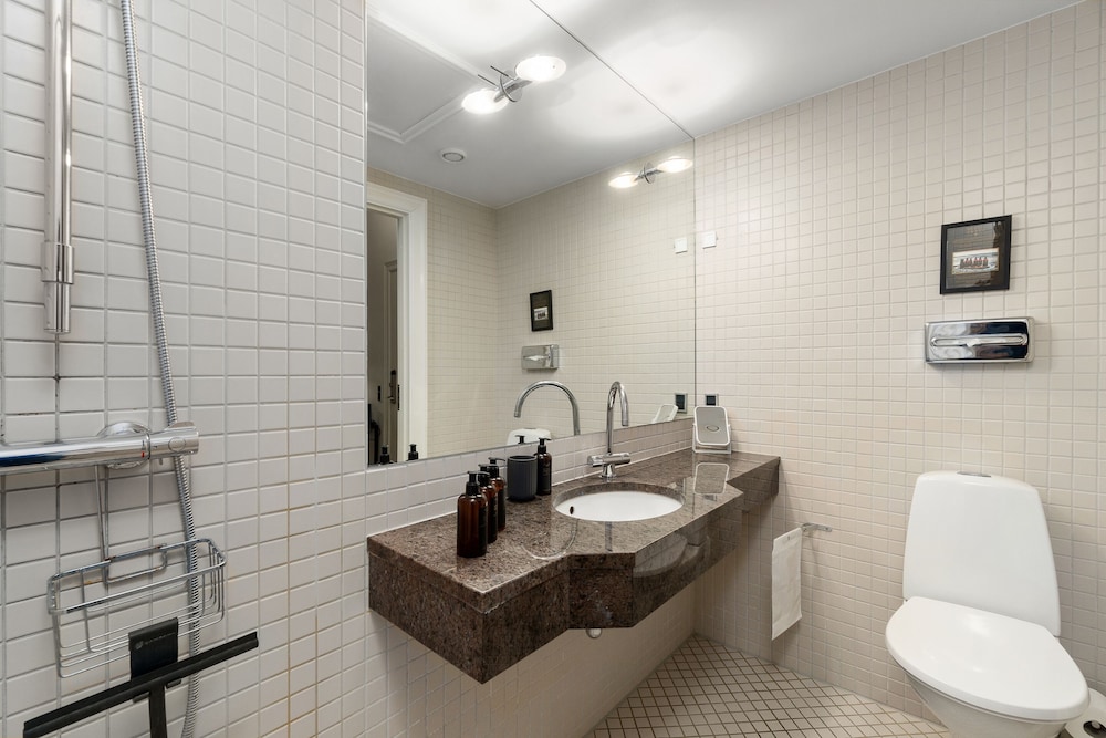 Economy Room (1 Semidouble Bed 140x200cm) - Photo 5