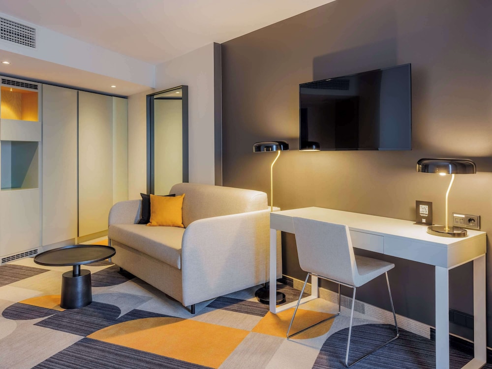 Premium Room, 1 Double Bed with Sofa bed (Newly Designed) - Photo 2