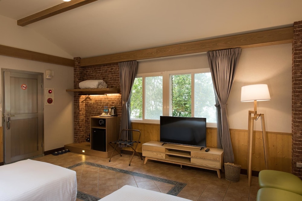 Twin/Double Room Cabin photo 3