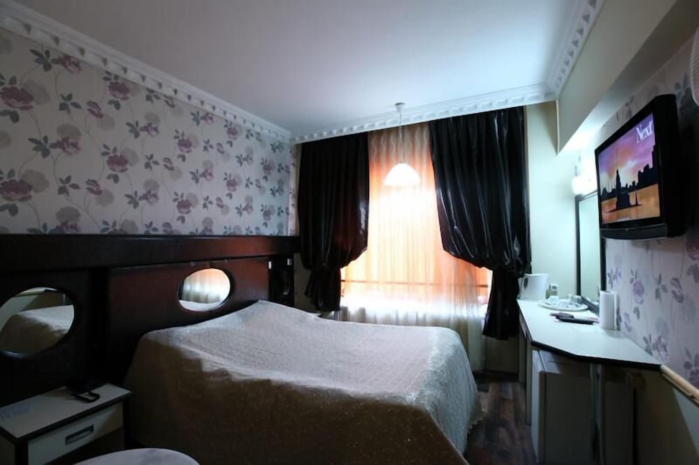 Standard Double or Twin Room photo 2