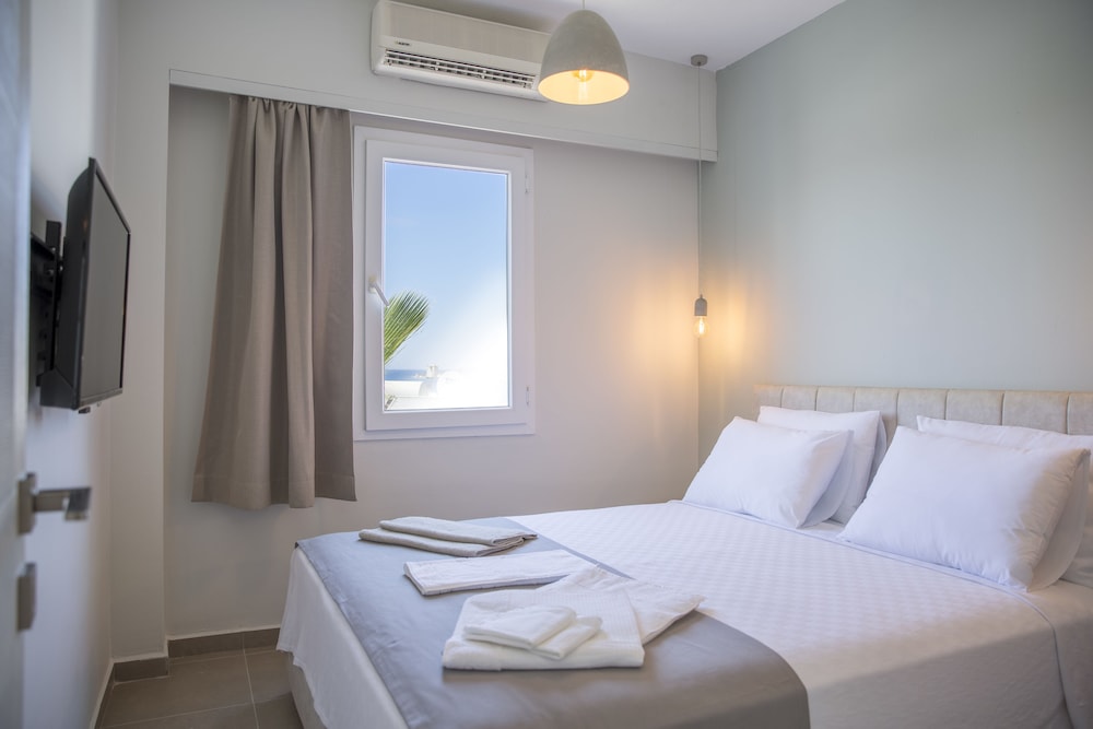 Superior Room, 2 Bedrooms, Balcony, Sea View photo 1