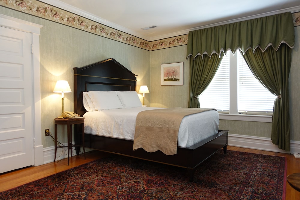 Double Room, 1 Queen Bed - Highlander - 2nd Floor No Elevator