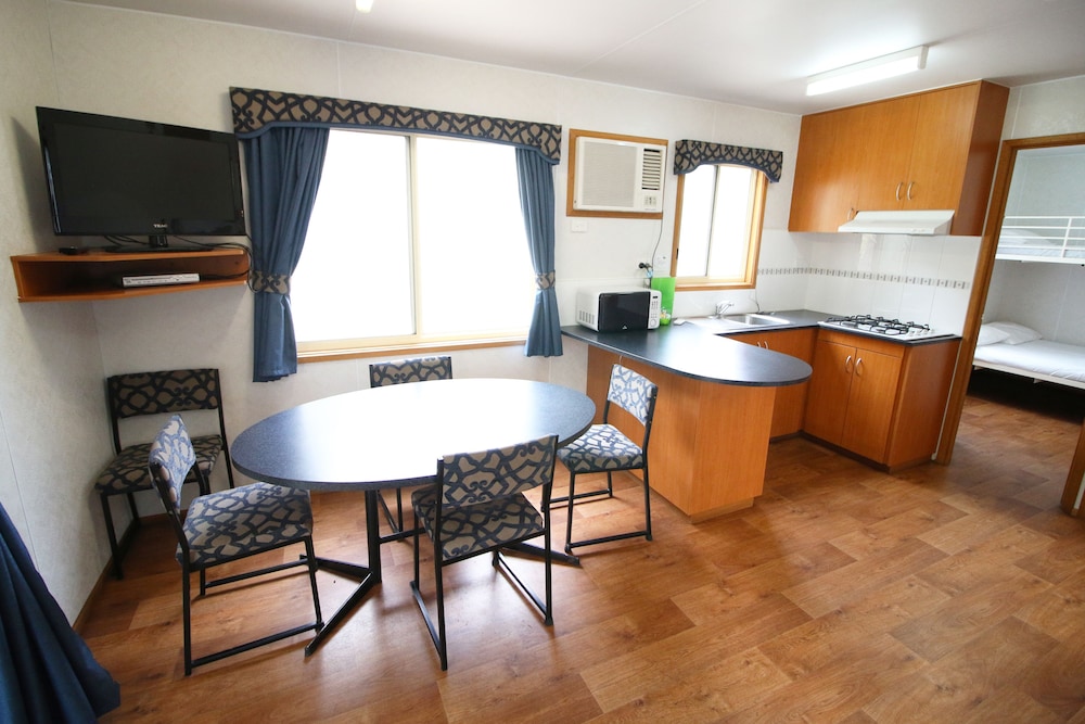 Family Apartment, 2 Bedrooms photo 2