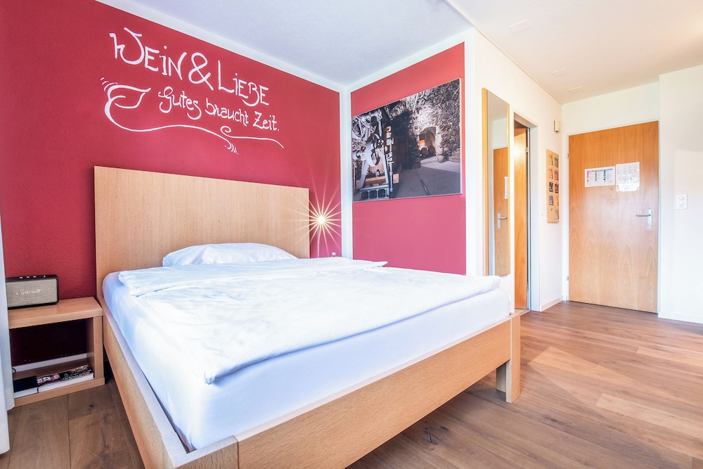 Classic Double Room, 1 Queen Bed - Photo 11
