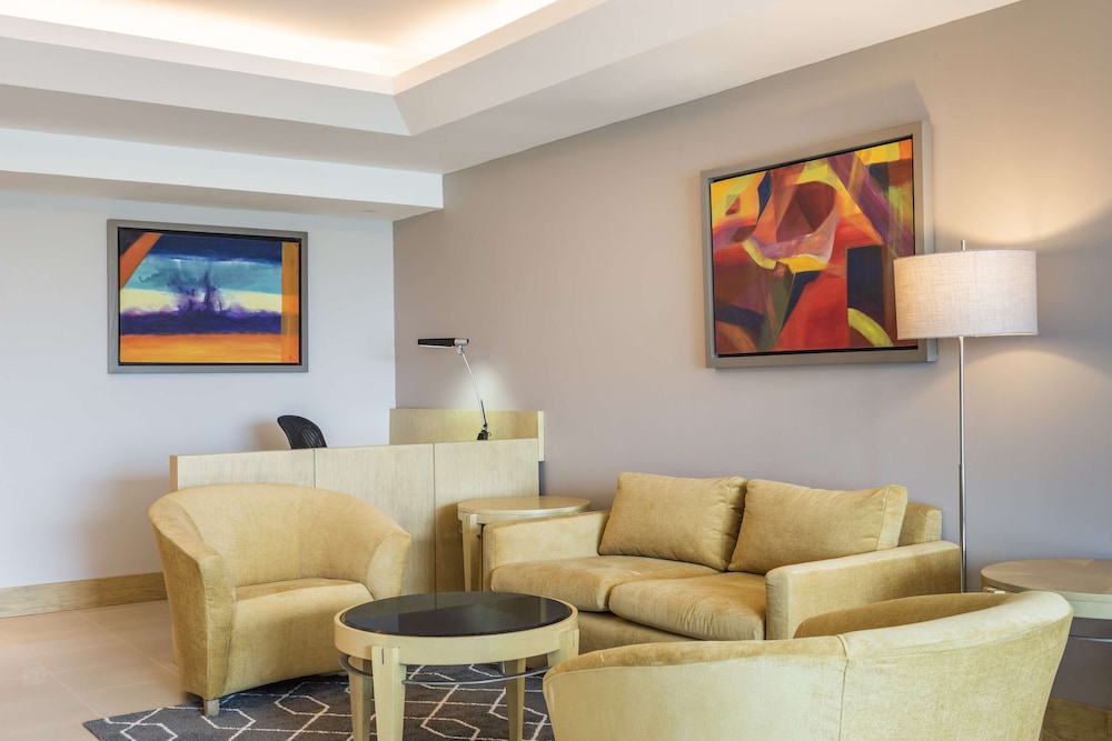 Executive Suite, 1 King Bed - Photo 3