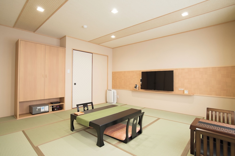 Japanese-style Room, Japanese Futon, Non Smoking, City View photo 2