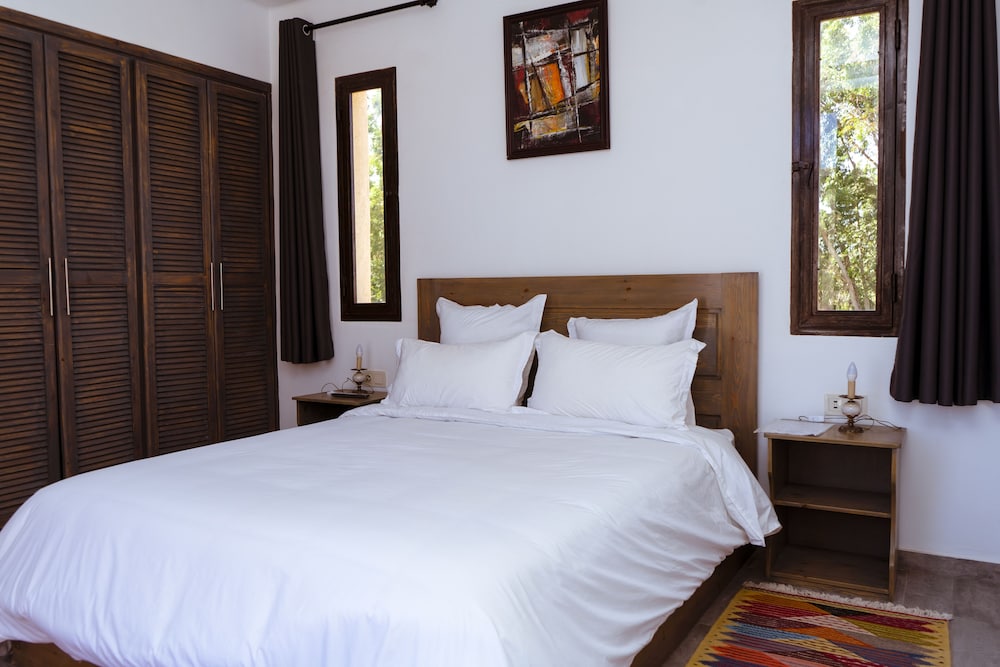 Standard Double Room - Photo 10