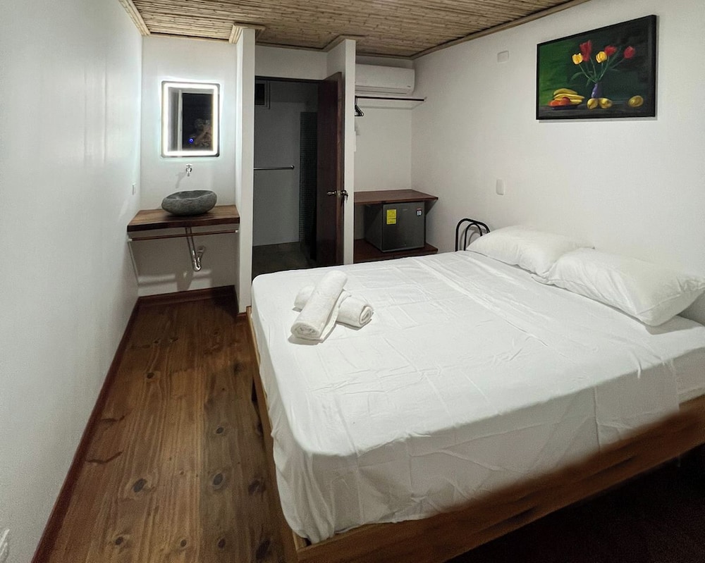 Standard Room photo 2