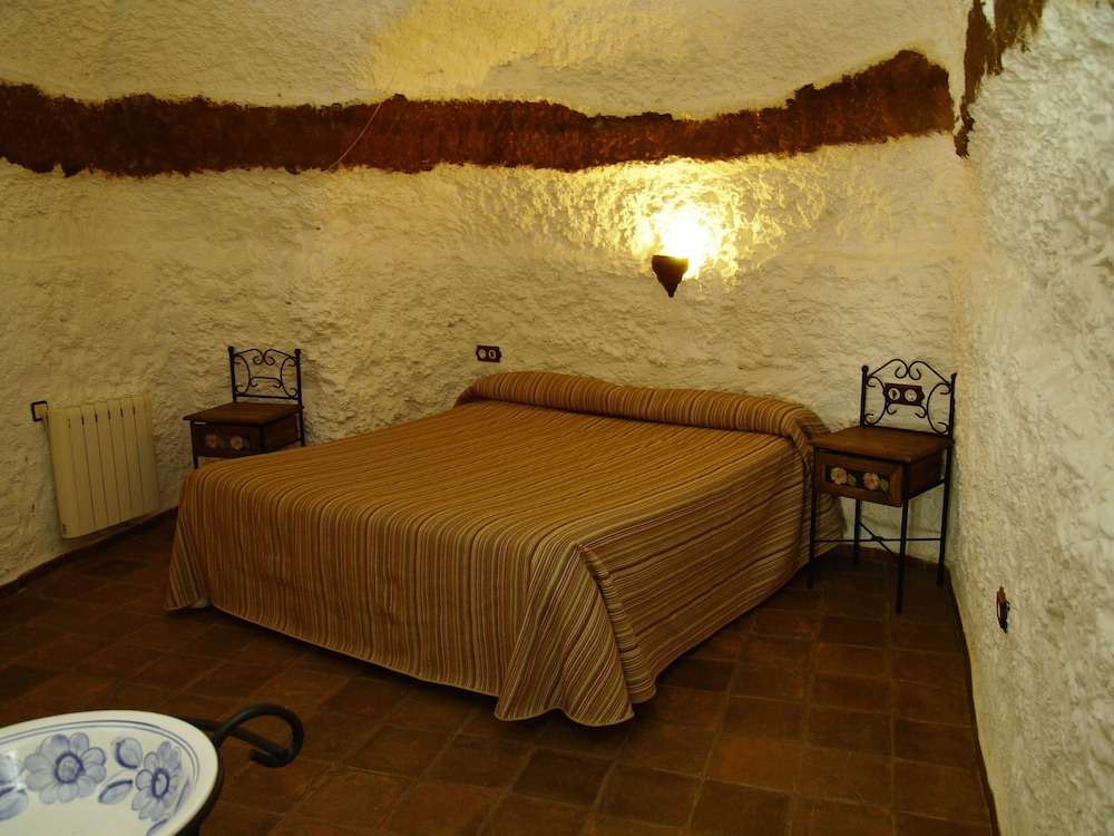 House, 2 Bedrooms
