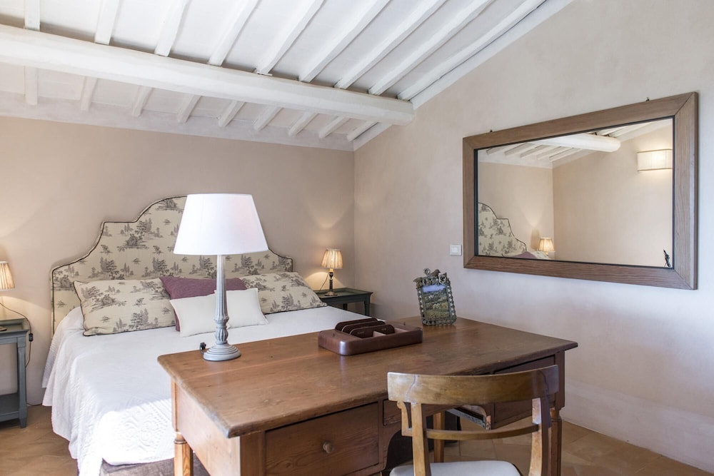 Villa photo 3