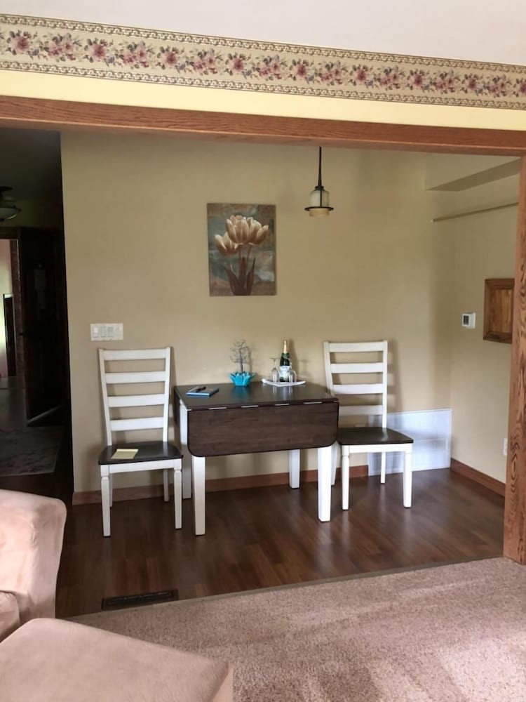 Deluxe Suite, Multiple Beds, Jetted Tub, Pool View photo 2