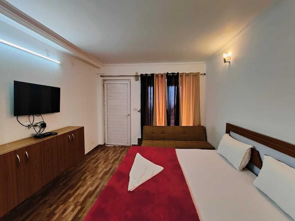 Economy Studio, 1 Bedroom, Balcony, Mountain View photo 1