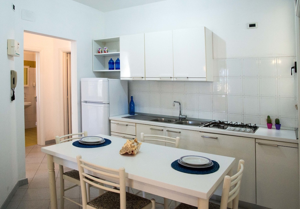 Family Apartment, 2 Bedrooms, Smoking, Garden View photo 2