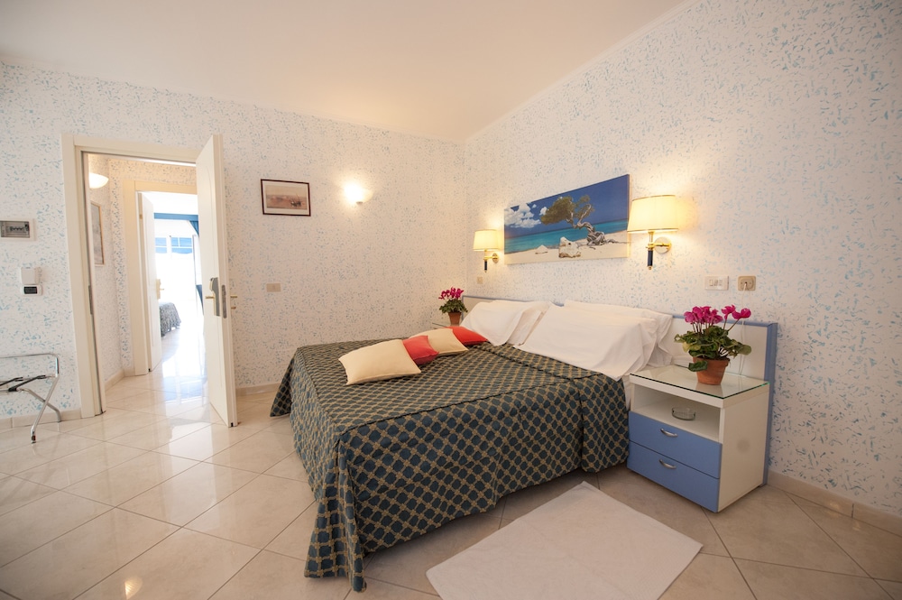 Standard Room - Photo 1