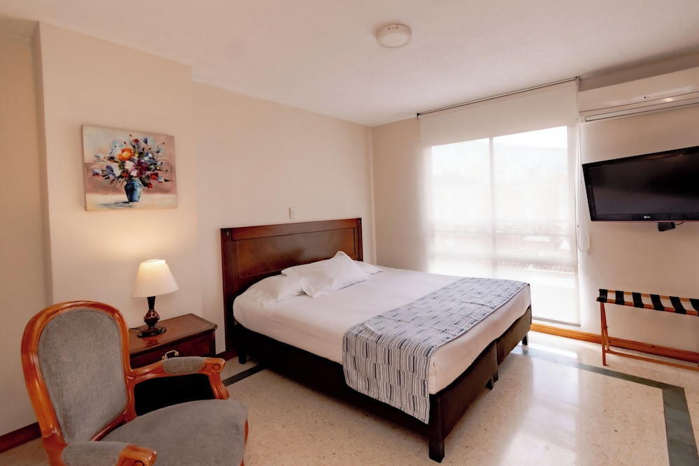 Family Apartment, 2 Bedrooms, Kitchen - Photo 2