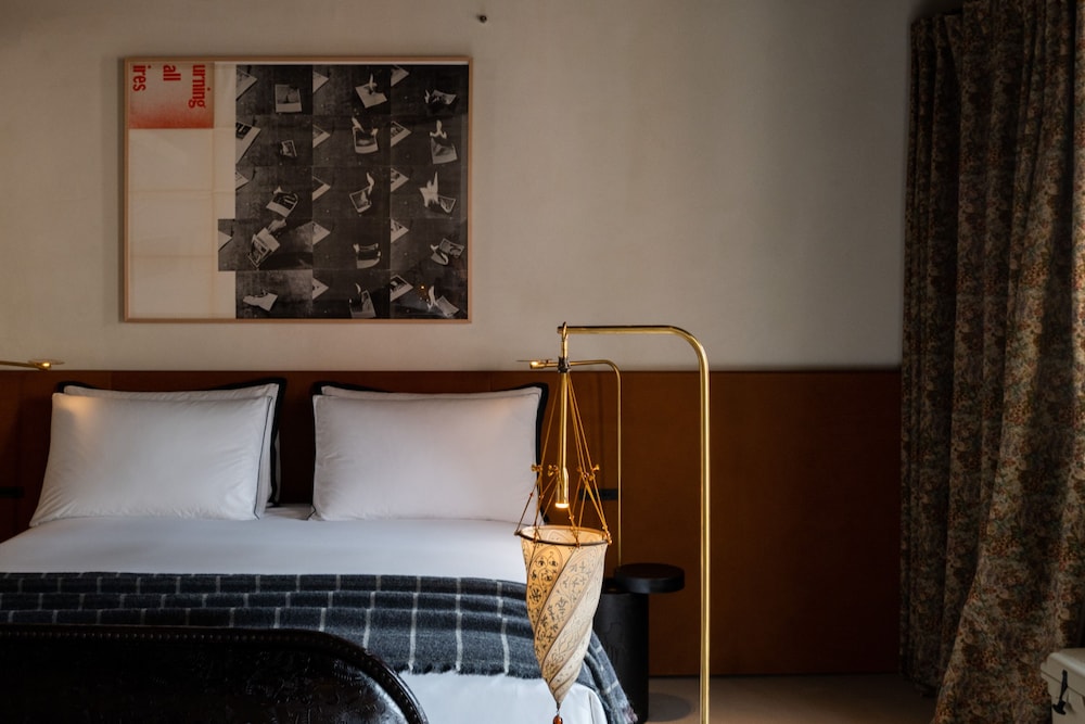 Postvenetian De Luxe
