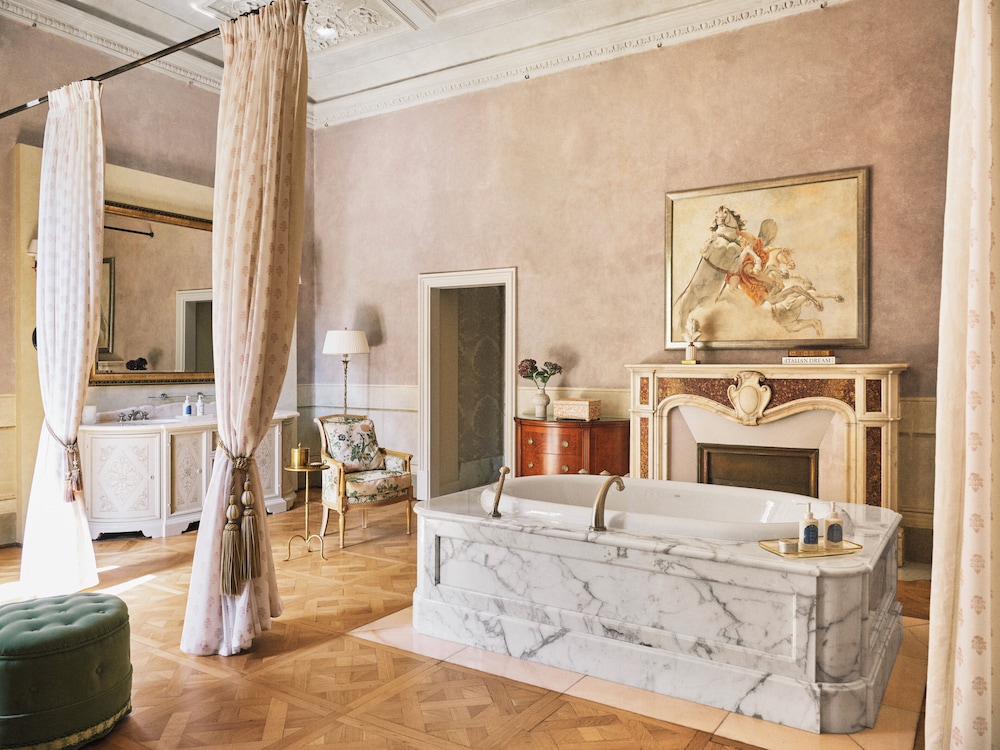 Room, 1 King Bed (Renaissance) - Photo 8