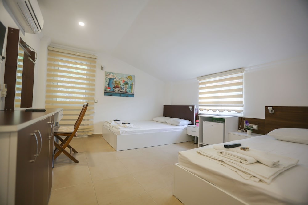 Standard Double or Twin Room, Garden View