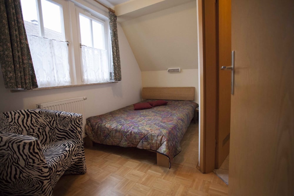 Room photo 2
