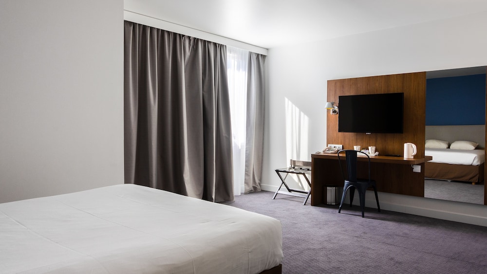 Standard Room, 1 Queen Bed, Accessible