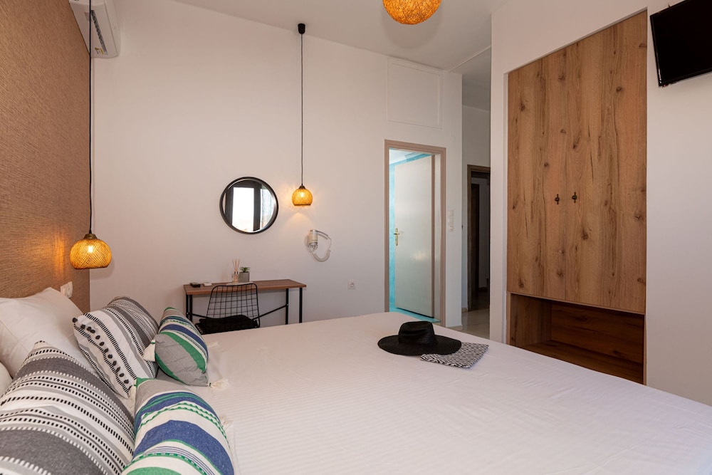 Triple Room - Photo 13