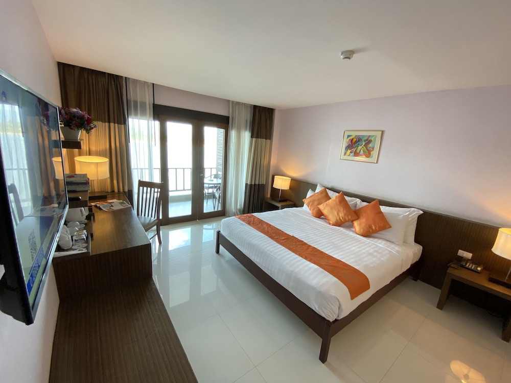 Grand Deluxe River View - Photo 1
