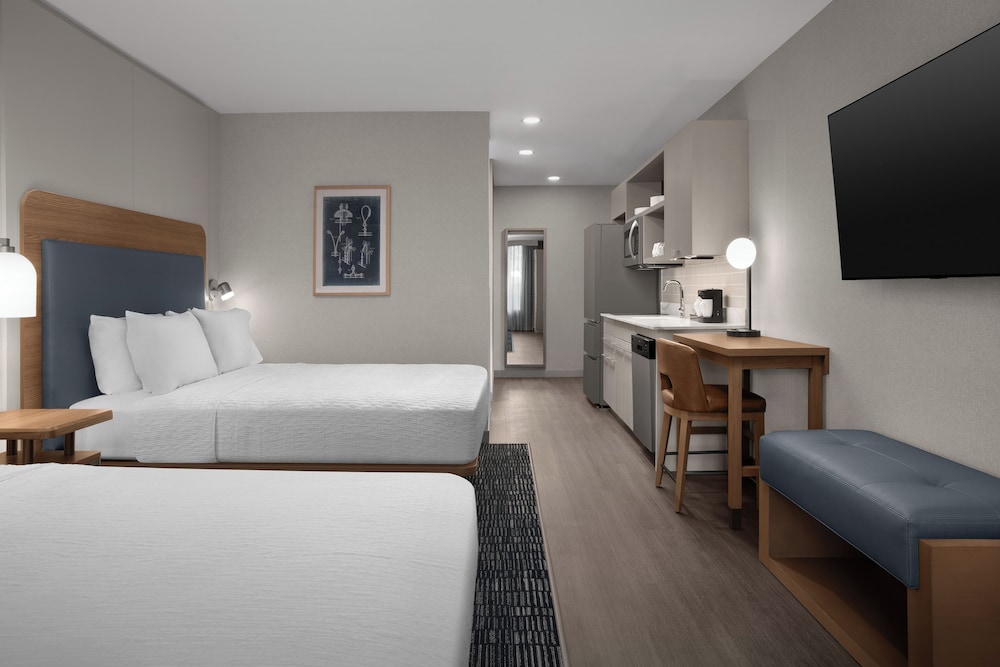Studio, 2 Queen Beds, Bathtub (Mobility & Hearing) photo 1